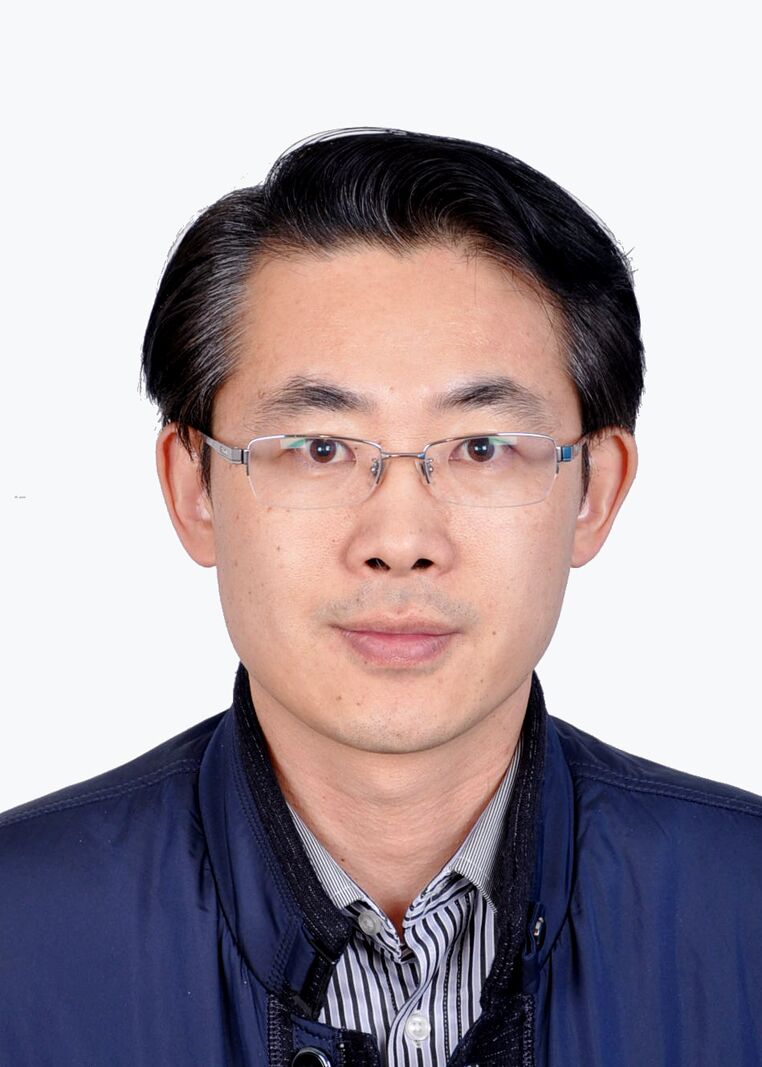 李偉